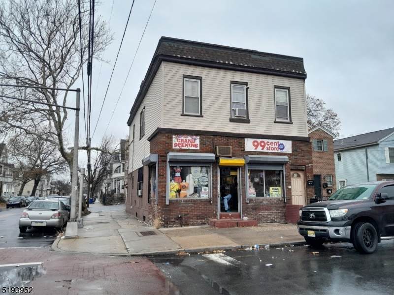 225 12Th Ave - Photo 1