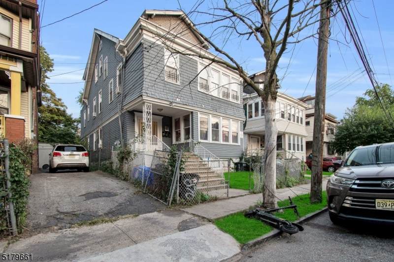 870 S 20Th St - Photo 1