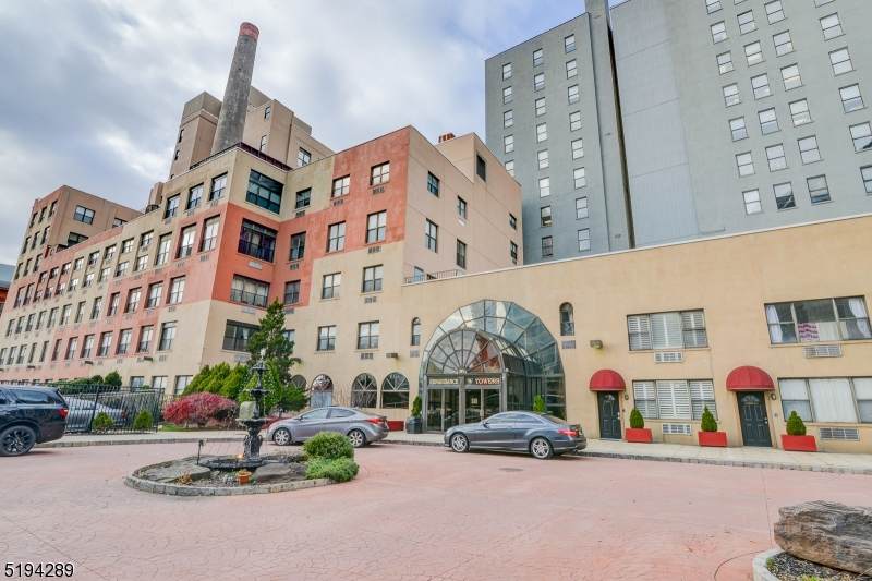 111 Mulberry St - Photo 1