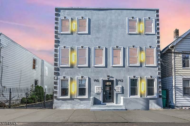 192 Ridge St - Photo 1