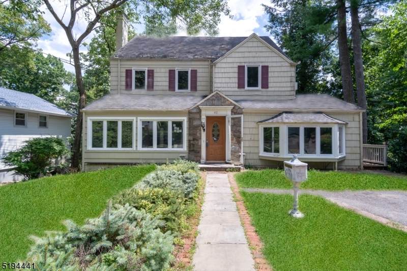 45 Sherman Pl - Photo 1