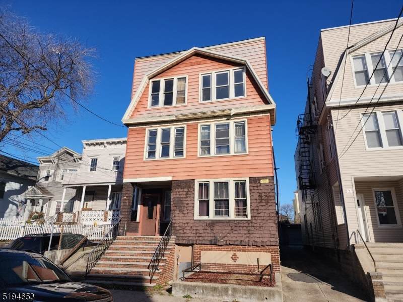 94 Pearsall Ave - Photo 1