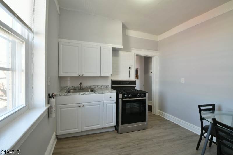 105 Franklin St - Photo 1