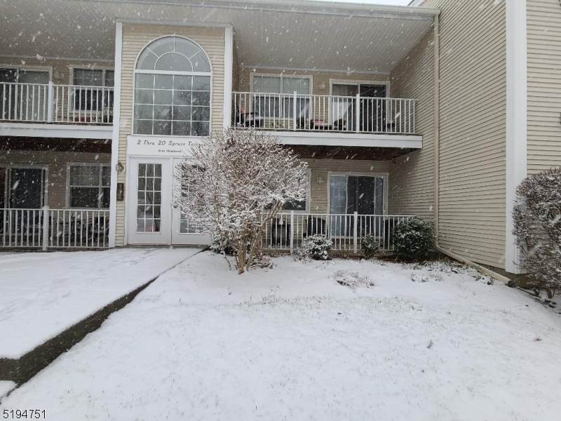 8 Spruce Ter - Photo 1