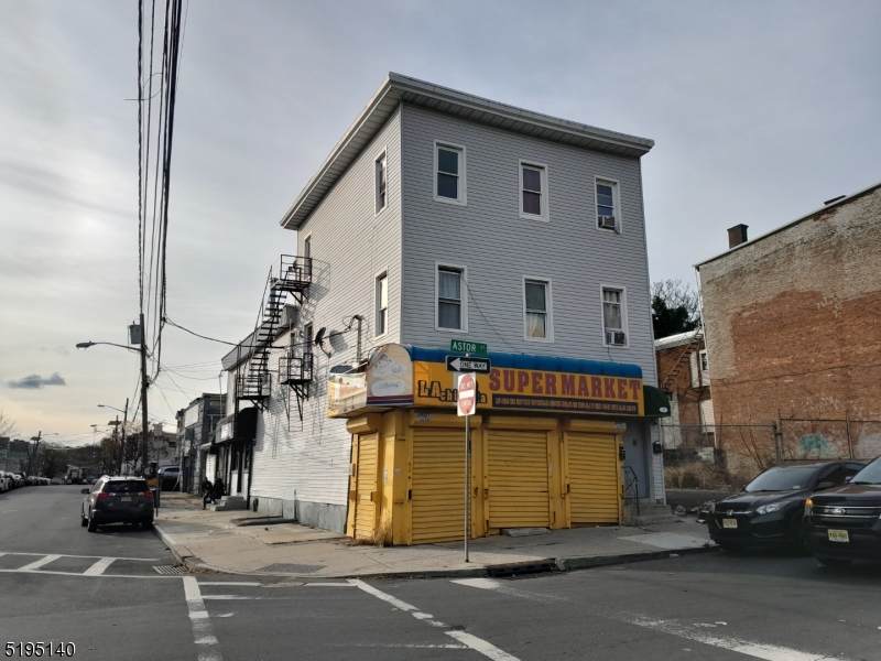 36 Astor St - Photo 1