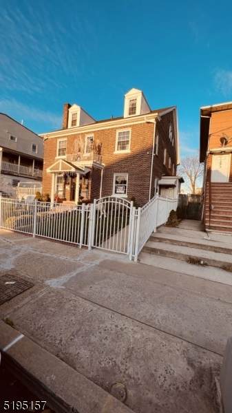 257 Elizabeth Ave - Photo 1