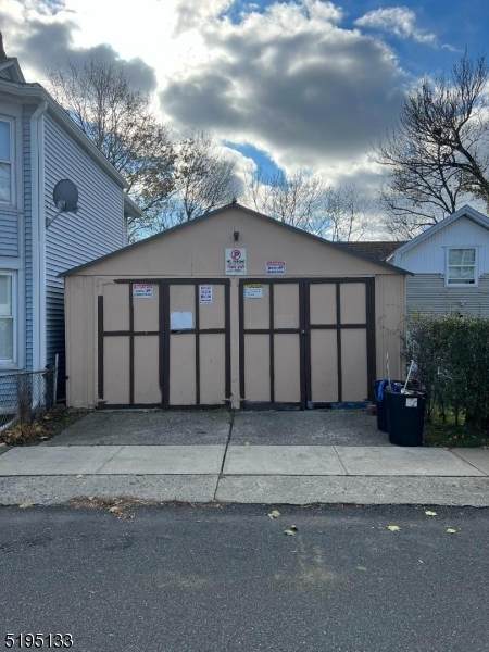 186 Washington St - Photo 1