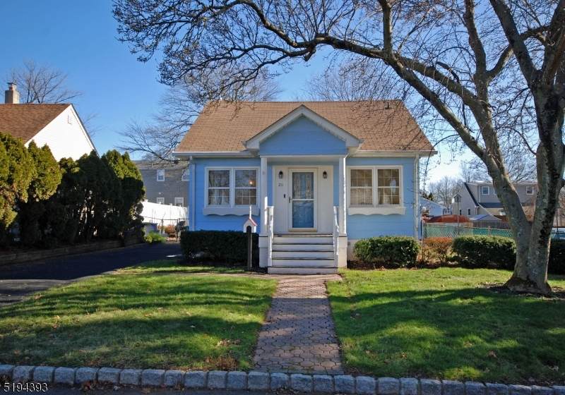 211 Howard Ave - Photo 1