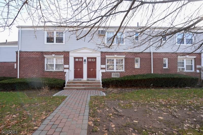 213 Grand Ave - Photo 1