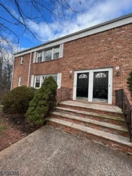 19 Dartmouth Ave - Photo 1