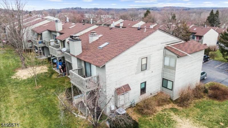 1002 Spruce Hills Dr - Photo 1