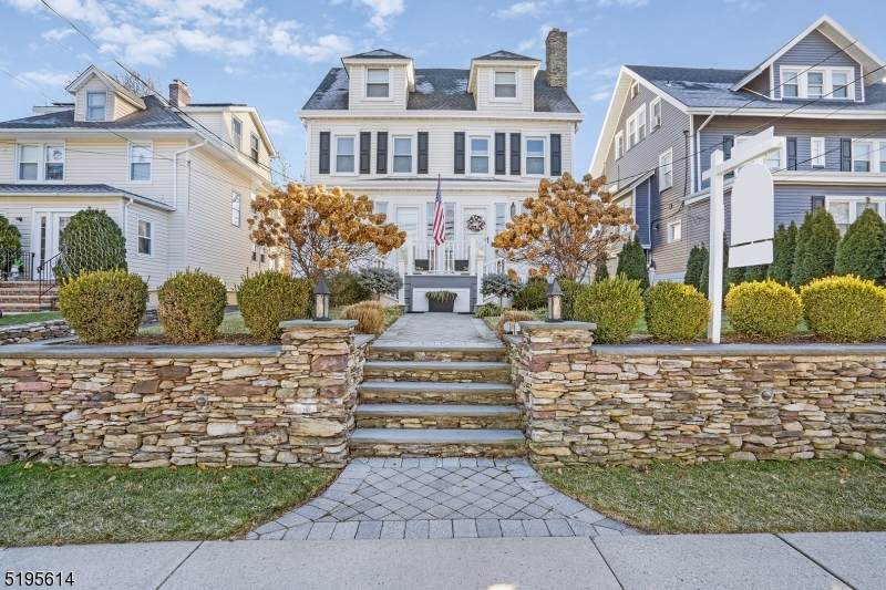 34 Park Ave - Photo 1