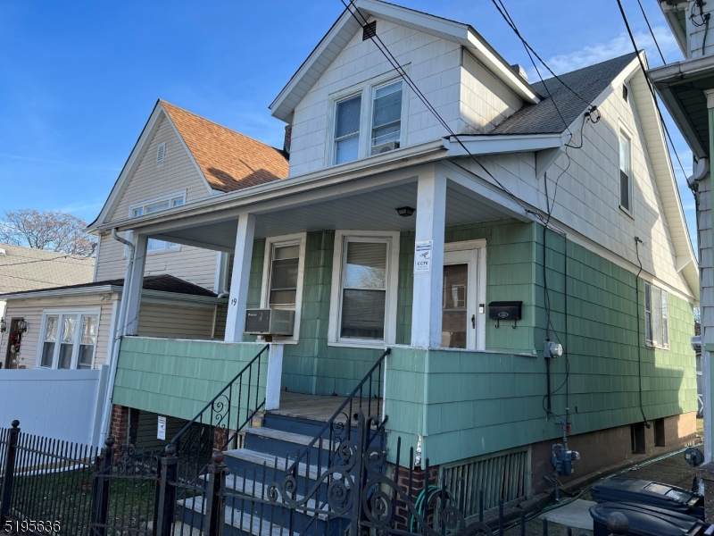 19 Sherman Pl - Photo 1