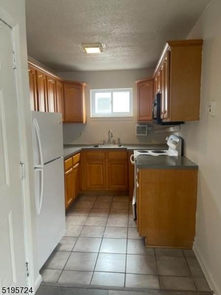 222 2Nd St - Photo 1