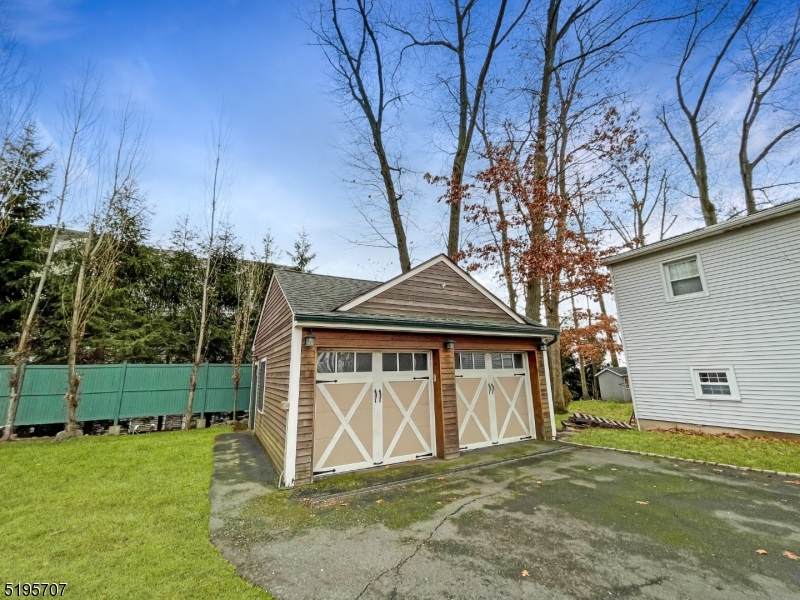 1063 Lafayette Ave Ext - Photo 1