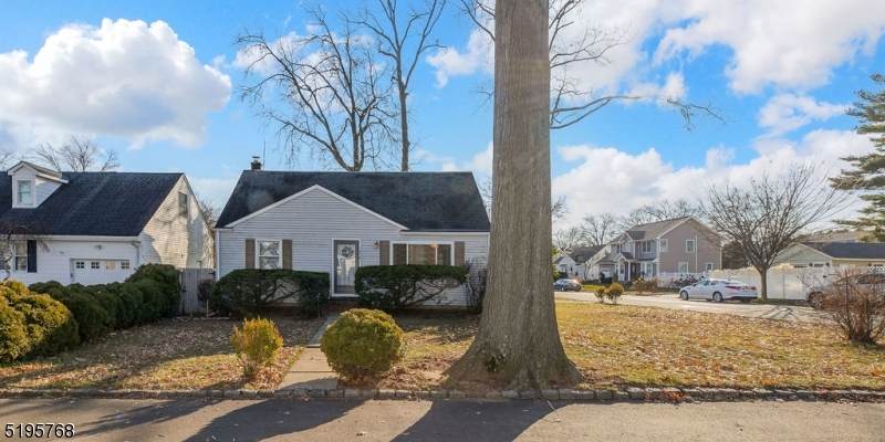 1076 Elm Ter - Photo 1