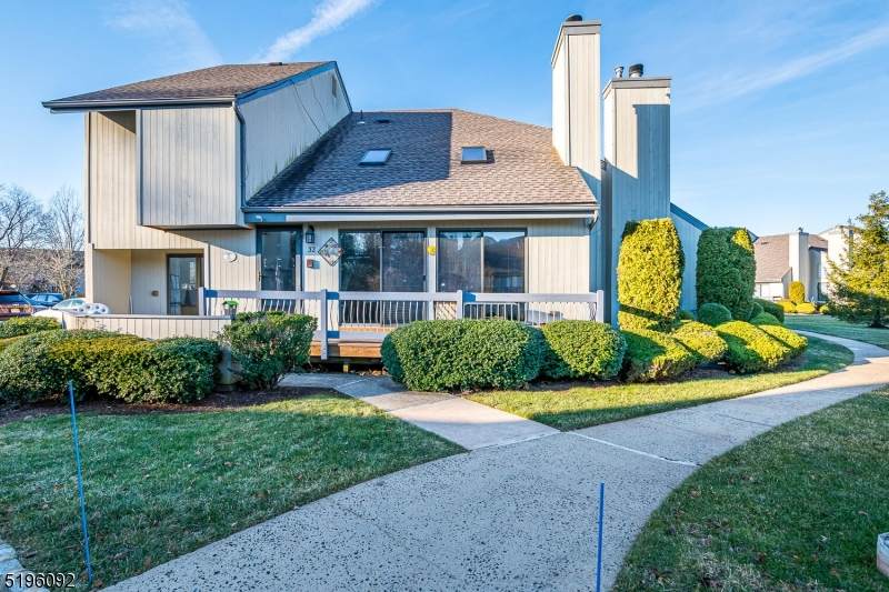 32 Spencer St - Photo 1
