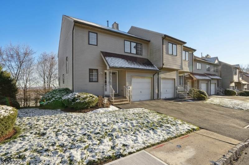 24 Deer Hill Ct - Photo 1