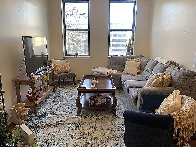 1021 Grand St - Photo 1