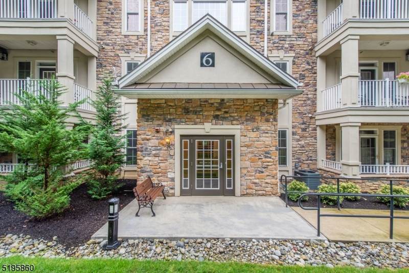 609 Holly Ln - Photo 1