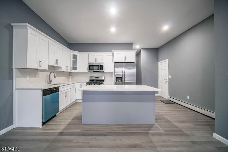 67 Broadway - Photo 1