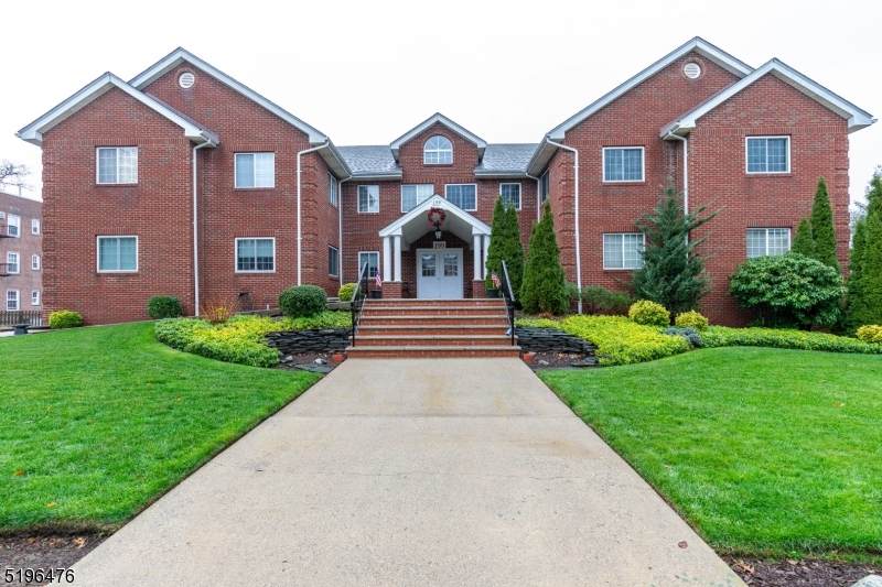 199 Union Ave - Photo 1