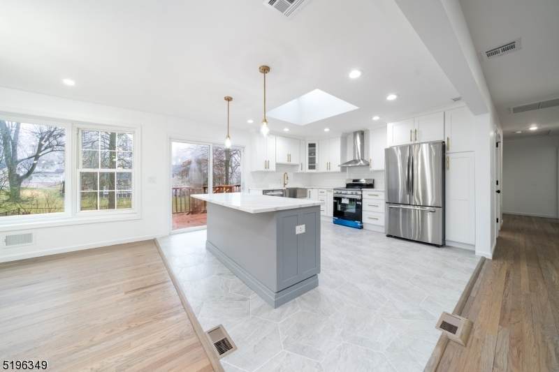 5 Colonial Woods Dr - Photo 1