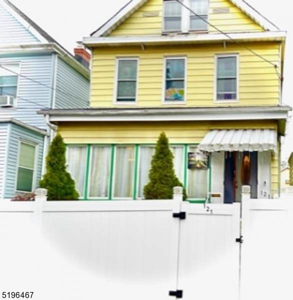 121 Alexander St - Photo 1