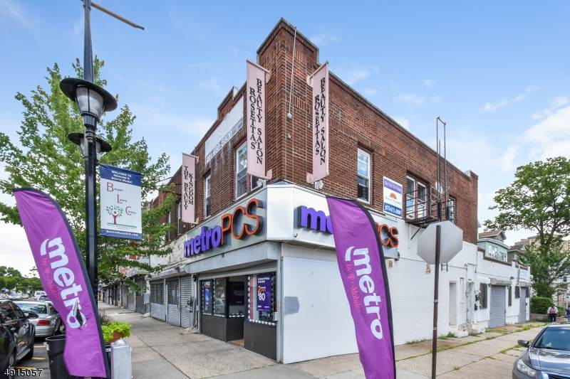 1008 Bergen St - Photo 1