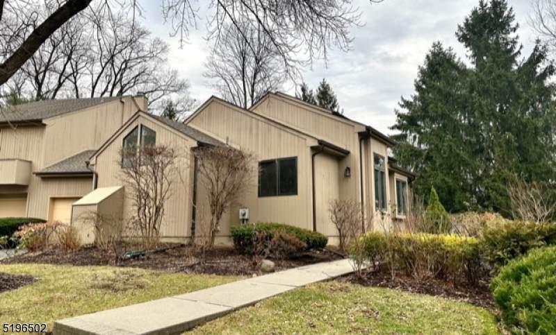 1 Sherwood Dr - Photo 1