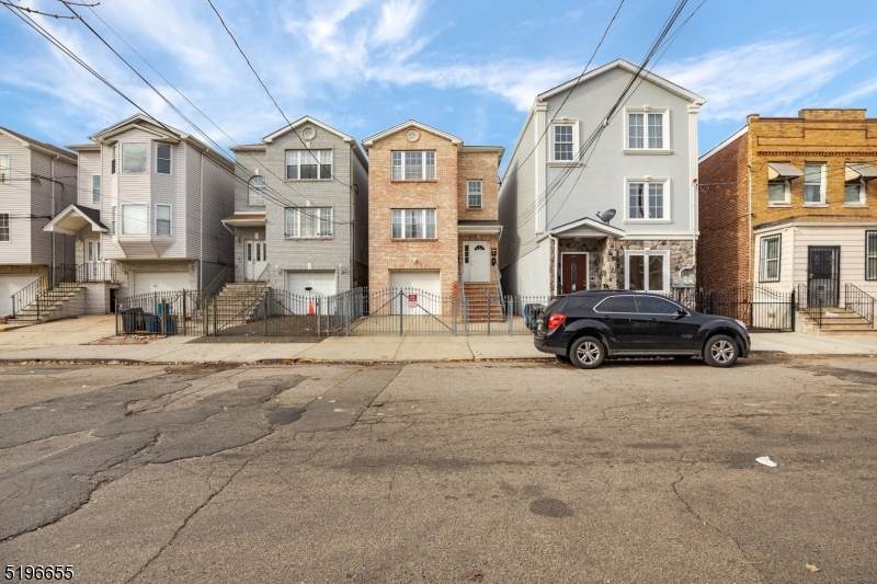 652 4Th St - Photo 1