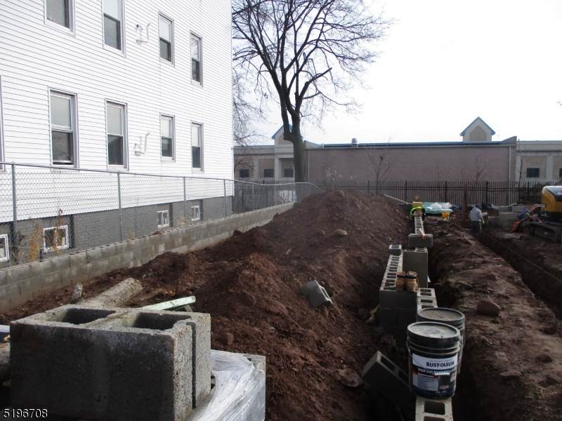 798 Bergen St - Photo 1