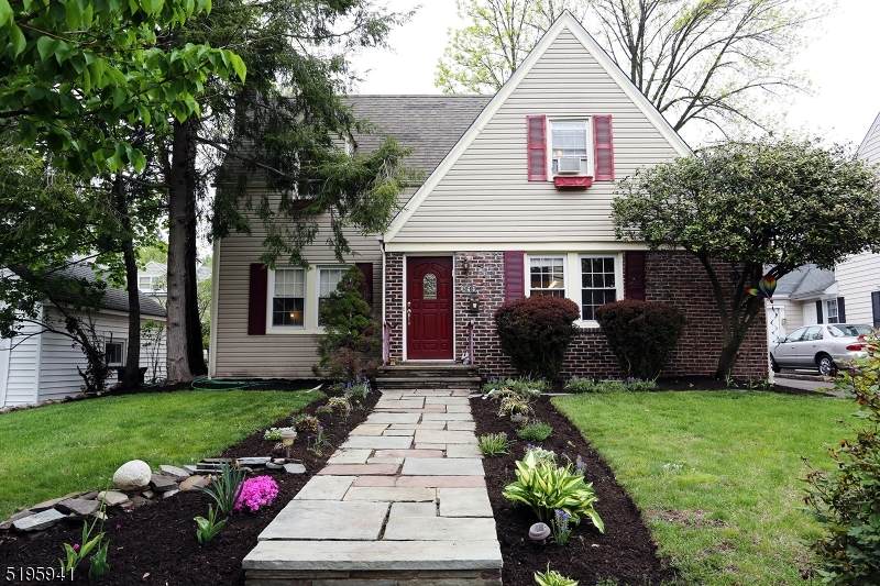 899 Ridgewood Rd - Photo 1