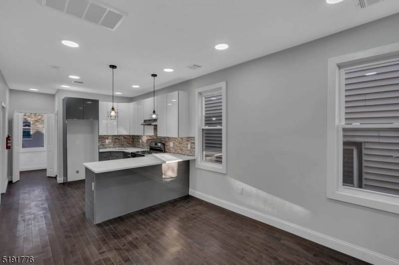 204 Myrtle Ave - Photo 1