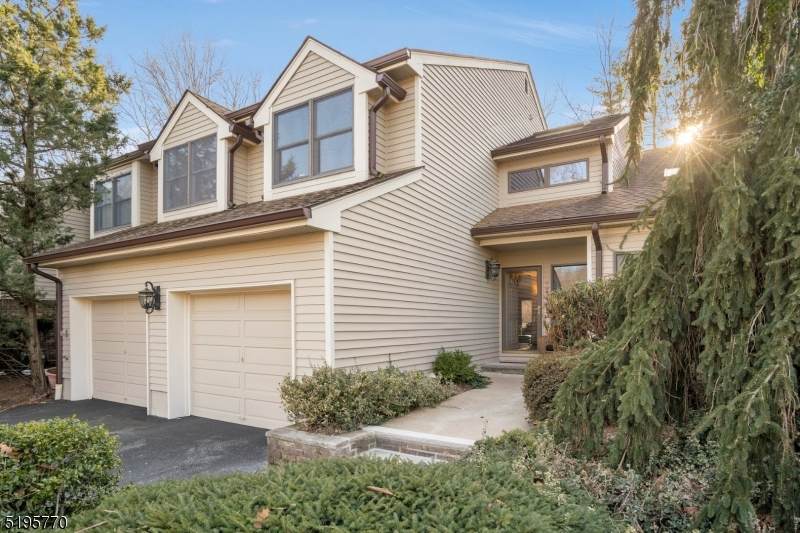 41 Bentley Dr - Photo 1