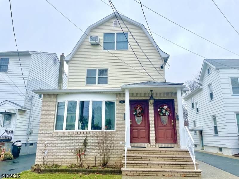 62 Broughton Ave - Photo 1