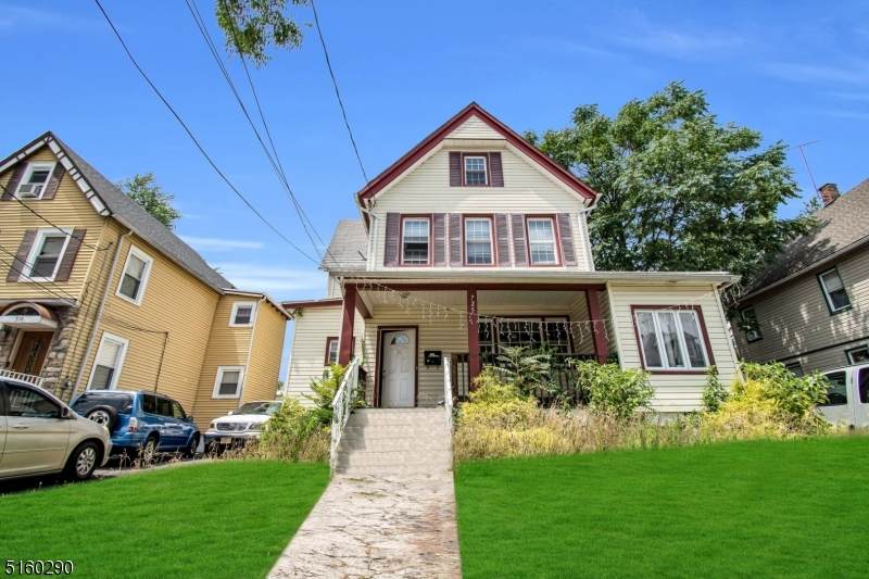 723 E 6Th St - Photo 1
