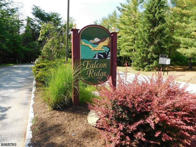 73 Falcon Ridge Way - Photo 1