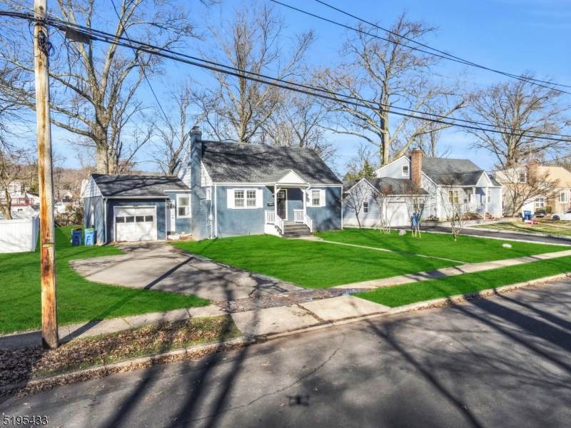 648 Parkview Ave - Photo 1