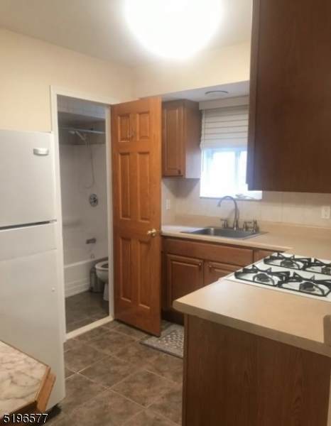105 New York Ave - Photo 1