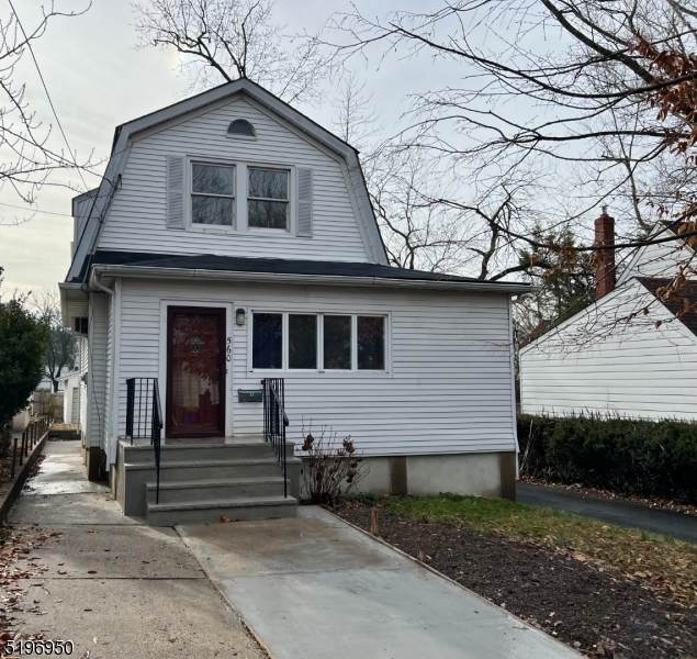 560 Hillcrest St - Photo 1