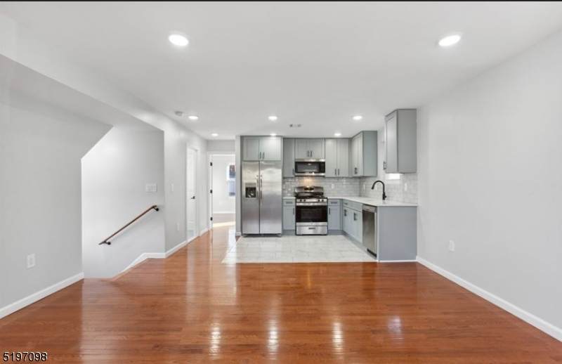 64 Columbia Ave Apt 1 - Photo 1