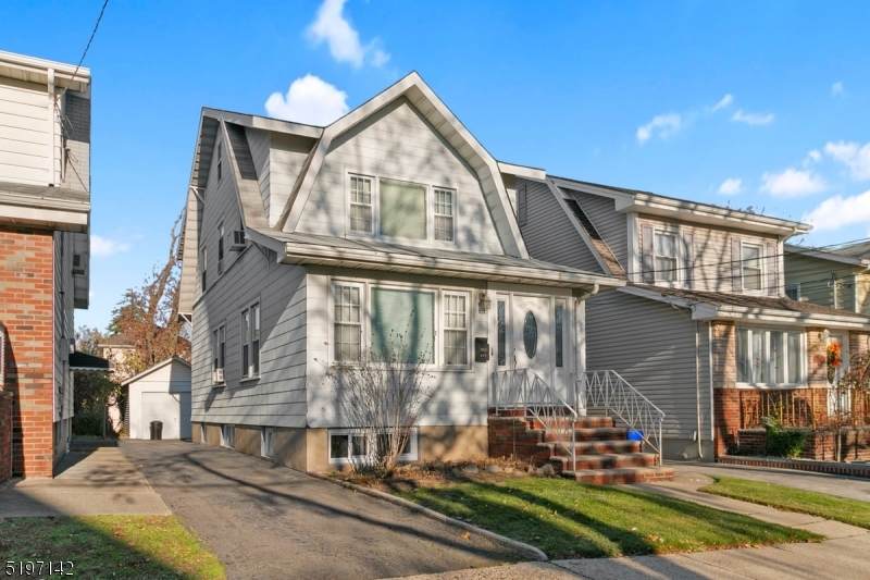 477 Columbia Ave - Photo 1