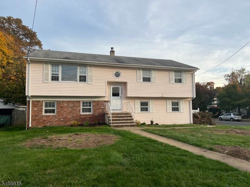 1200 E 2Nd St - Photo 1
