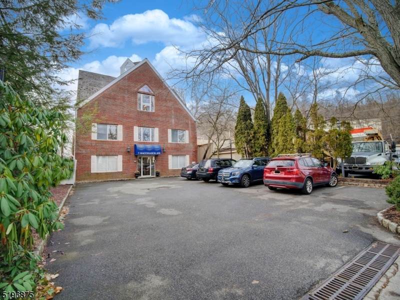 7 Macculloch Ave 3rd Floor - Photo 1