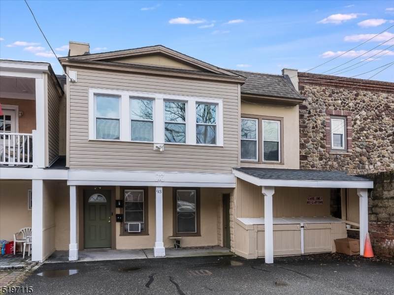 93 Bay St - Photo 1