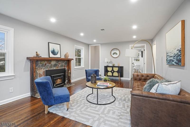 83 Maple Ave - Photo 1