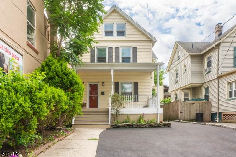 405 W Broad St - Photo 1