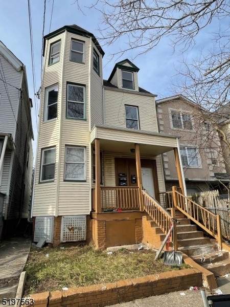211 Fairmount Ave - Photo 1