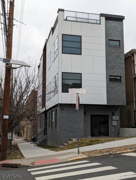 138 Lake St - Photo 1